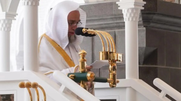 خطيب المسجد الحرام