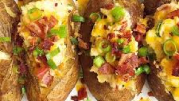 عمل البطاطس المحشية 