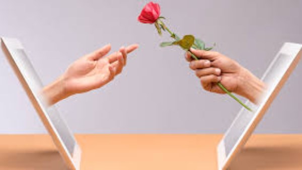  هل قلة التواصل تعني انتهاء الحب؟ الحقيقة التي لا يقولها أحد  