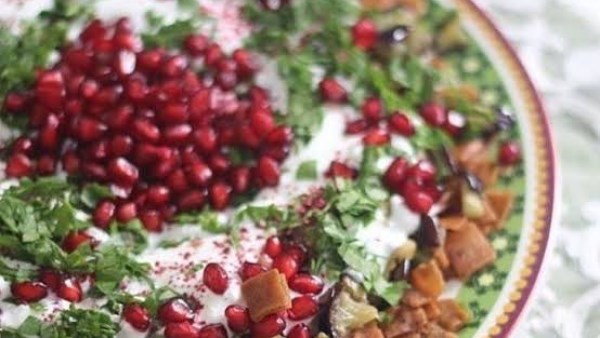 فتة باذنجان بالرمان 