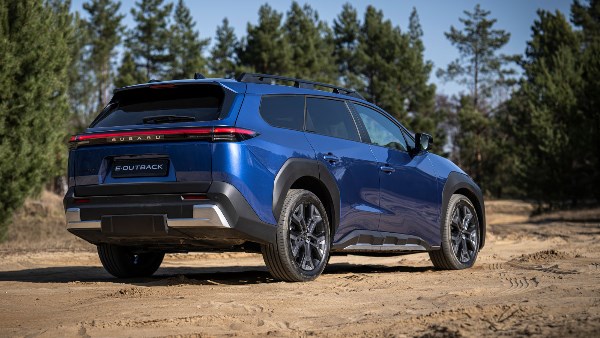 سوبارو Outback 