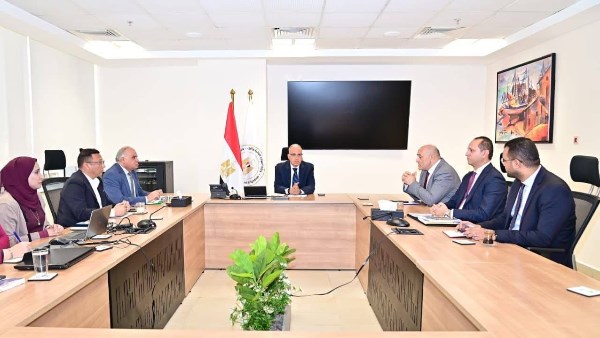 اجتماع وزير الري