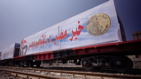 القوات المسلحة توزع 1.5 مليون عبوة غذائة بنصف الثمن لتخفيف الأعباء عن كاهل المواطنين