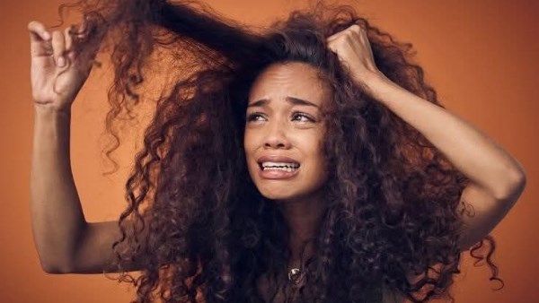 زيت الروزمارى لنمو شعرك وكيفيه استخدامه