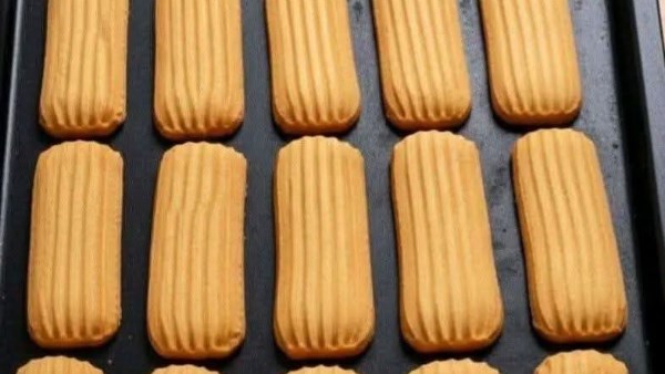 طريقة عمل البسكويت العيد بوصفة اقتصادية.