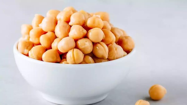  ماذا يحدث لجسمك عند تناول الحمص المسلوق فى العيد؟