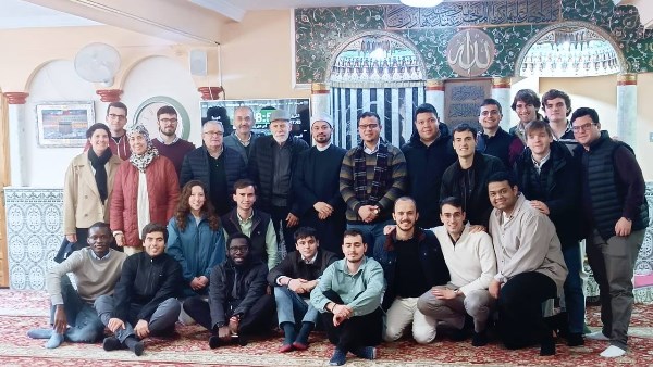 عضو بـ "مرصد الأزهر" يشارك في لقاء فكري مع وفد من كلية اللاهوت بجامعة بلنسية الإسبانية