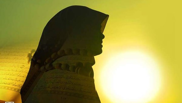 هل على الحائض إذا طهرت فى نهار رمضان أن تمسك بقية اليوم