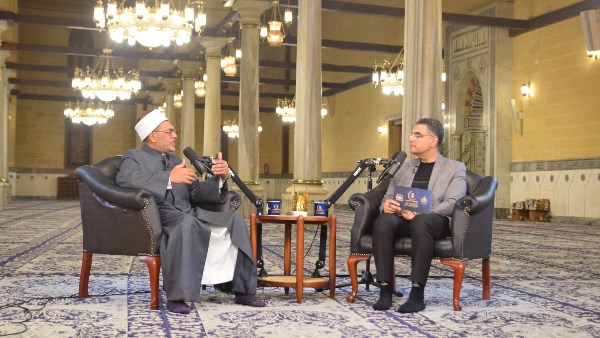 "ملتقى الفكر الإسلامي" بمسجد الإمام الحسين يناقش دور الشباب والتكامل المعرفي في بناء الوعي