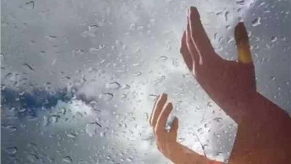 هل يستجاب الدعاء وقت نزول الأمطار؟.. الإفتاء توضح