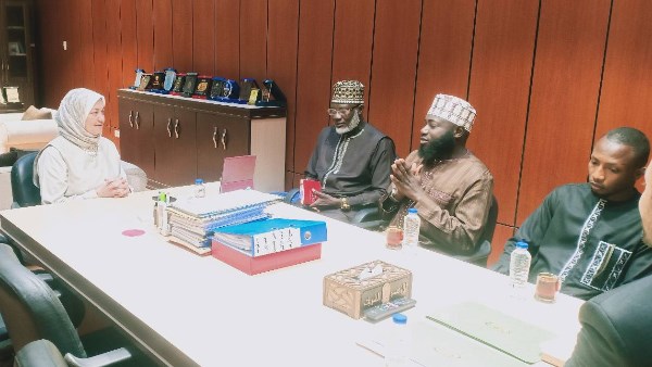 مستشارة شيخ الأزهر لشؤون الوافدين تستقبل وفد جامعة الحكمة بغامبيا 