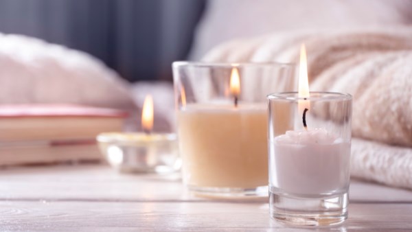 الشموع  من أكبر مصادر تلوث الهواء داخل المنزل