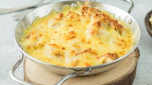 طريقة عمل طاسة البطاطس بالجبنة