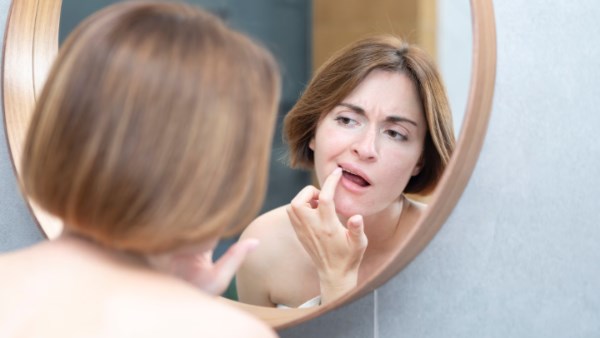 علاقة صحة الفم بسرطان القولون