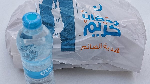 حكم الأكل والشرب أثناء أذان الفجر