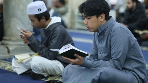 أحكام الاعتكاف في رمضان.. اعرف المباحات والمبطلات والفوائد