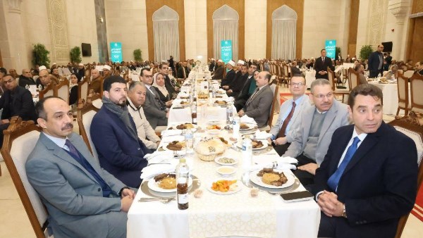 وزير الأوقاف يشارك أبناءه الإفطار السنوي لوزارة الأوقاف بمسجد مصر