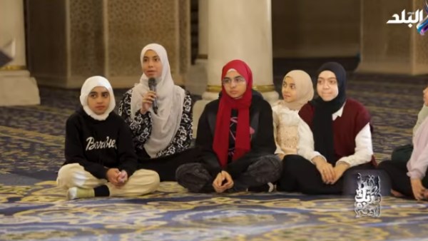 سؤال الطفلة منى