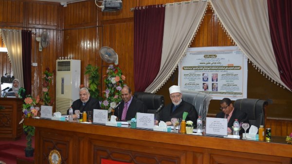 وكيل الأزهر يناقش رسالة دكتوراه عن ضوابط استخدام المشتقات الحيوانية في الغذاء