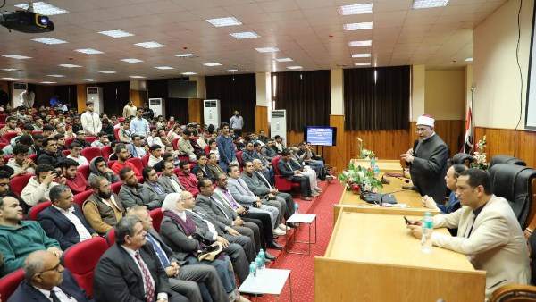 حث على الاجتهاد .. رئيس جامعة الأزهر يفتتح ورشة عمل بكلية العلوم.. صور