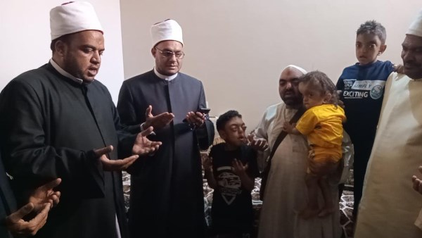 وفد الأوقاف يجبر بخاطر المواطن الأسواني