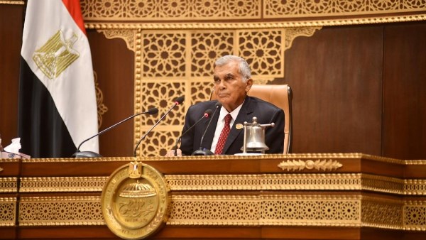 رئيس مجلس الشيوخ يرفع الجلسة العامة ويعلن استئناف الانعقاد 5 أبريل