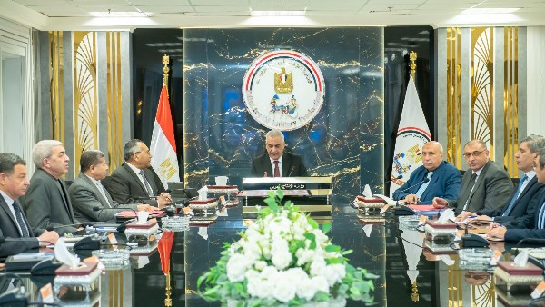 الدكتور مهندس صلاح سليمان جمبلاط وزير الدولة للإنتاج الحربي