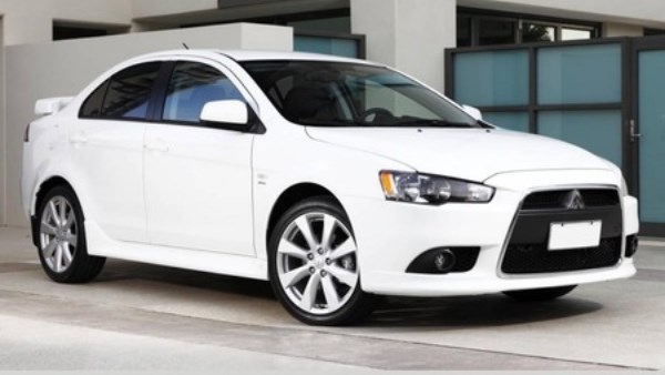 ميتسوبيشي لانسر أوتوماتيك بـ 700 ألف جنيه.. صور