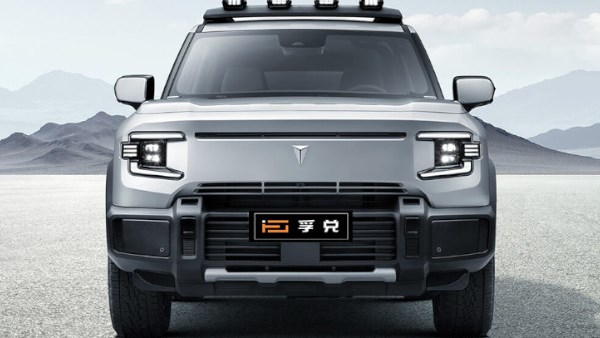 مواصفات ديبال جي 318 الهجين 2026.. صور