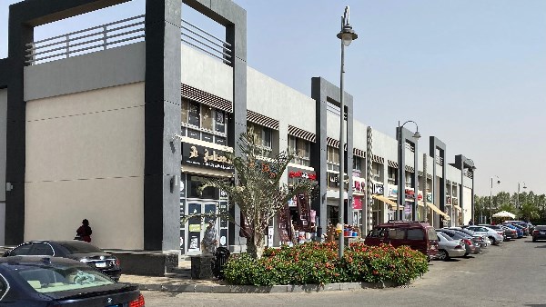 شوف أنت منهم ولا لأ.. المستثنون من قرار غلق المحال والكافيهات