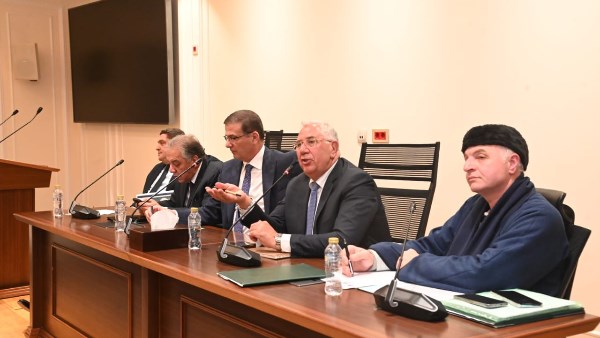 زراعة النواب تناقش استراتيجية وزارة الزراعة.. والوزير: اضطرابات النقل والإمداد تتطلب تكاتف الجميع زراعة النواب تناقش استراتيجية وزارة الزراعة.. والوزير: اضطرابات النقل والإمداد تتطلب تكاتف الجميع