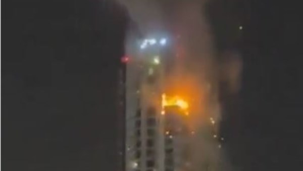 بعد استهداف مبنى في البحرين بمسيرة إيرانية.. مصري يروي لحظات الفزع وتضرر شقته