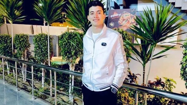 للنشر 1 ونص##شاب يفقد حياته دفاعا عن عامل دليفري بـ بورسعيد| وشاهد عيان: مات مقابل شهامته