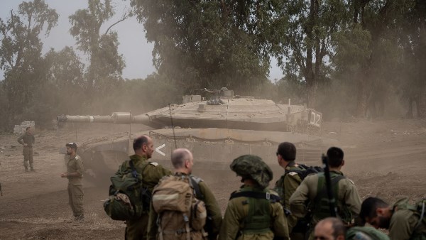  988 غارة على سوريا و2300 قتيل في إيران.. مصر تحذر من الكارثة الشاملة| وخبير يوضح