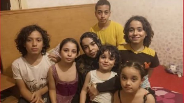 مصرع 5 أشقاء ووالدتهم وإنقاذ الابن السادس في اللحظات الأخيرة| وشاهد عيان: الأم كانت تحت ضغط قاتل