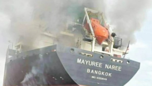 مهلة ترامب لـ إيران | دبلوماسية أم تمهيد لعمل عسكري؟.. خبير يجيب مهلة ترامب لـ إيران | دبلوماسية أم تمهيد لعمل عسكري؟.. خبير يجيب