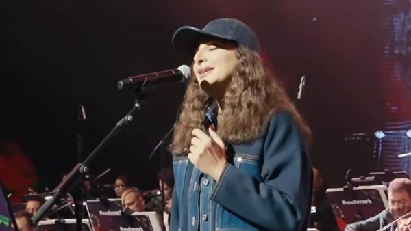 الفنانة أنغام