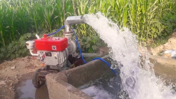 آلة رفع المياه