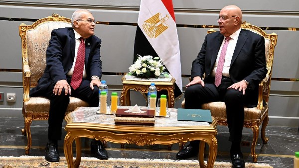 مجلسا النواب والشيوخ : حسابات  مشبوهة على وسائل التواصل الاجتماعي تروج ادعاءات مغرضة تستهدف النيل من العلاقات التاريخية مع الأشقاء