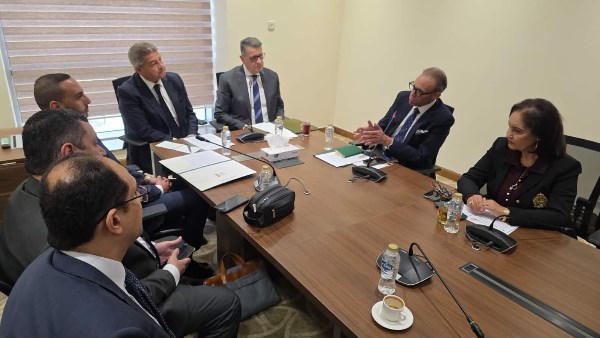 خلال اجتماع حقوق النواب 