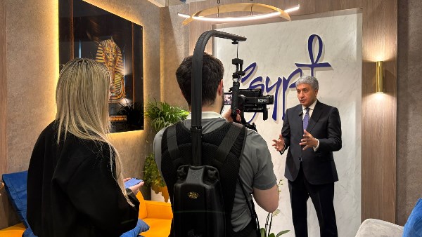 وزير السياحة والآثار 