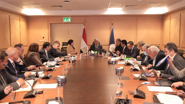 وزير السياحة والآثار 