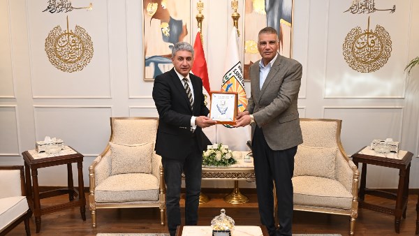 وزير السياحة والآثار ومحافظ جنوب سيناء 