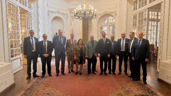 مؤسسة زاهي حواس 