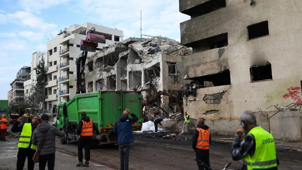 هجمات صاروخية ومسيرات