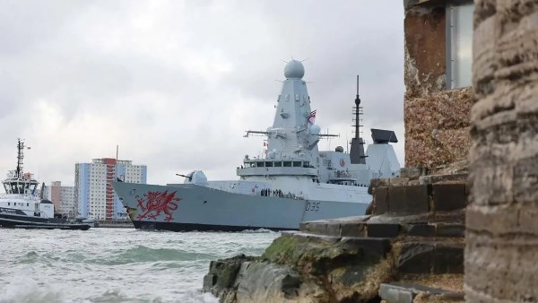 المدمرة البريطانية 