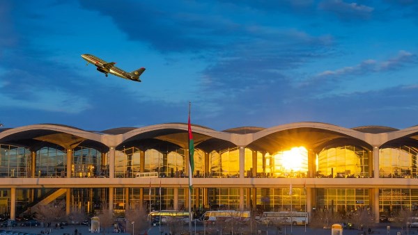 مطار الملكة علياء