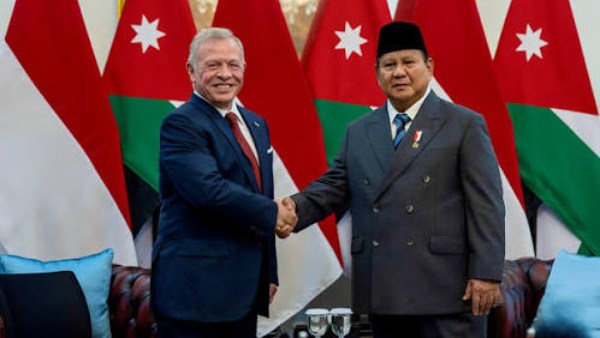 ملك الأردن والرئيس الإندونيسي:
