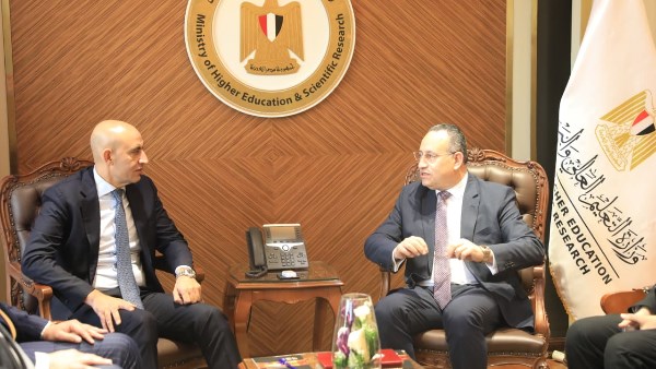 وزير التعليم العالي 