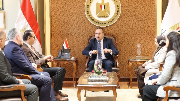 وزير التعليم العالي 